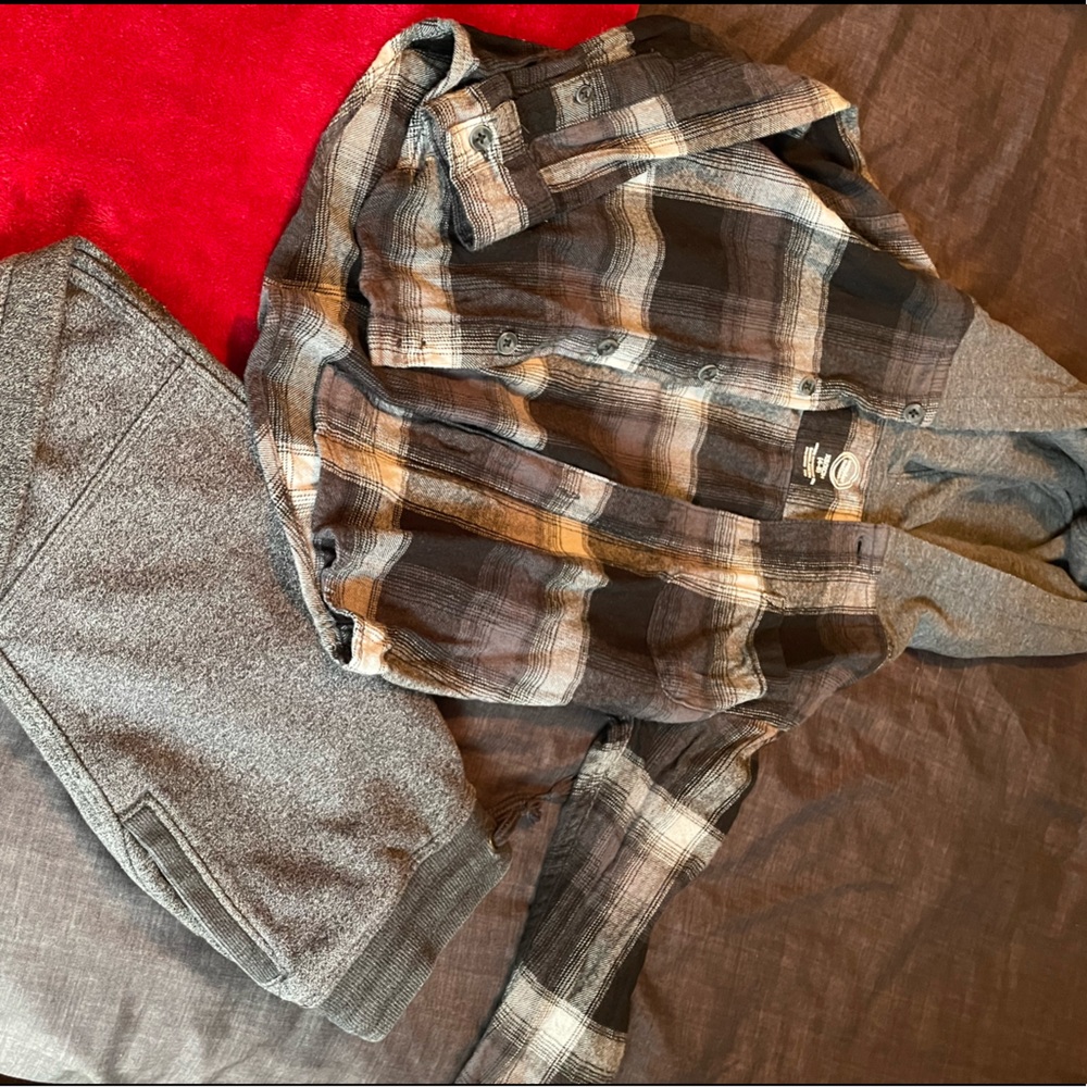 5T ( or fits like 5T) boys clothes bundle. Everything is like new!!!